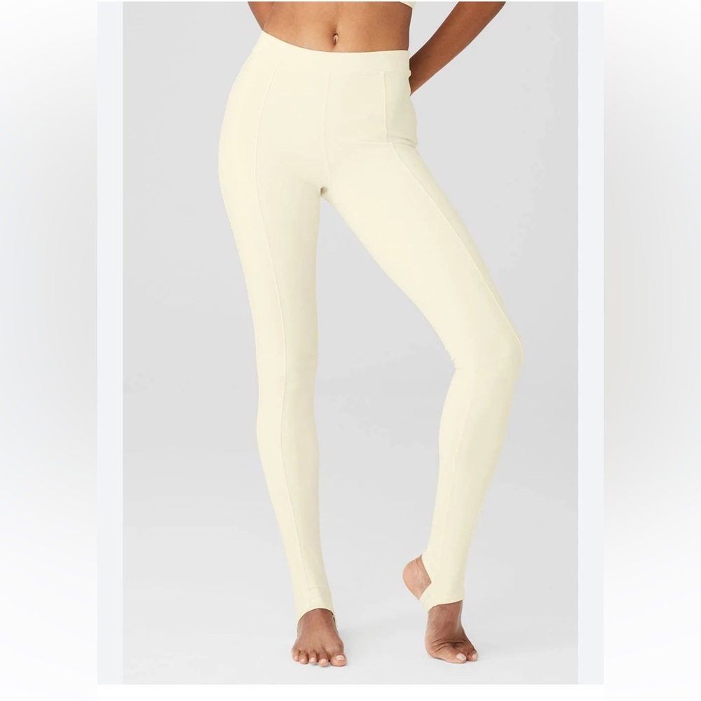 Alo Yoga Airbrush High-Waist Enso Legging in French Vanilla - Size Small